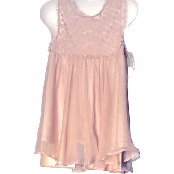 Darling little Top🌸🌸 - Picture 4 of 6